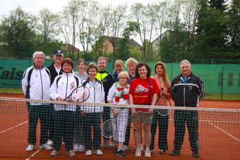 Teilnehmer beim Schleiferlturnier Mai 2014. Die Erstplatzierten von links: Willi Voit, Herta Süssner und Ilona Tomasini - Foto: Reinhold Gradl